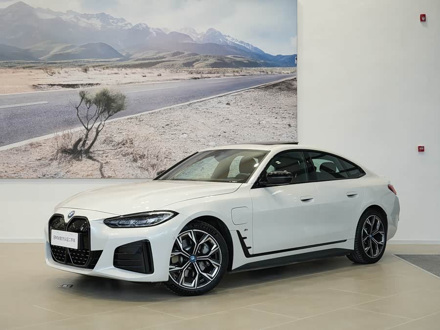 BMW i4 2023 car image #2