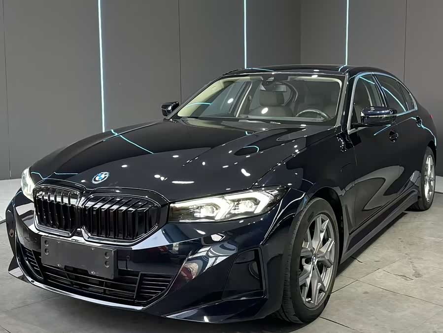 BMW i3 2023 car image #2