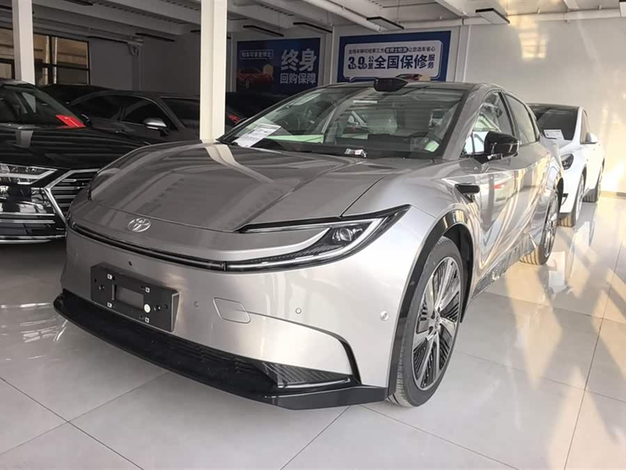 Toyota bZ5 2025 car image #2