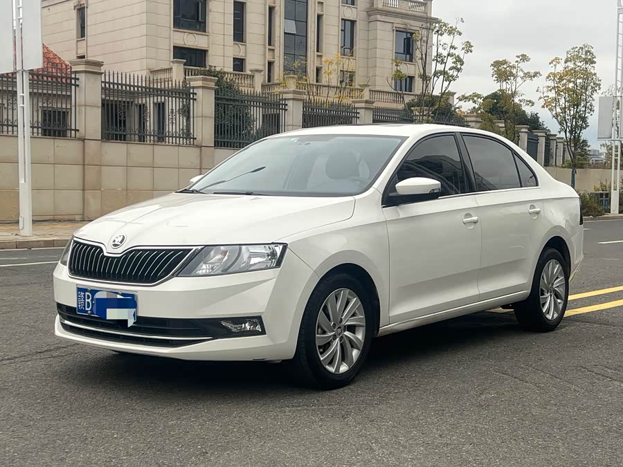 Skoda Rapid 2019 car image #2