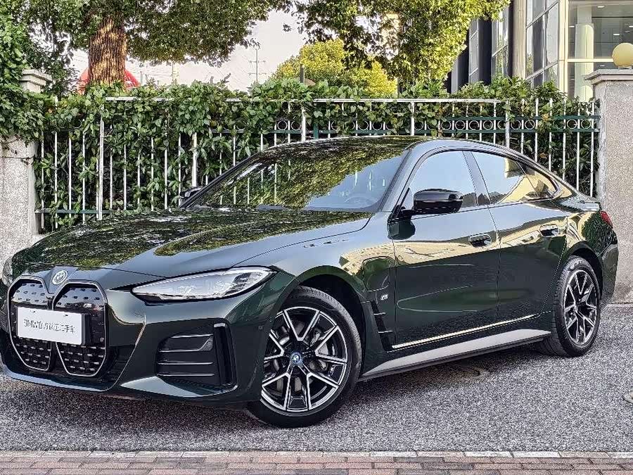 BMW i4 2023 car image #2