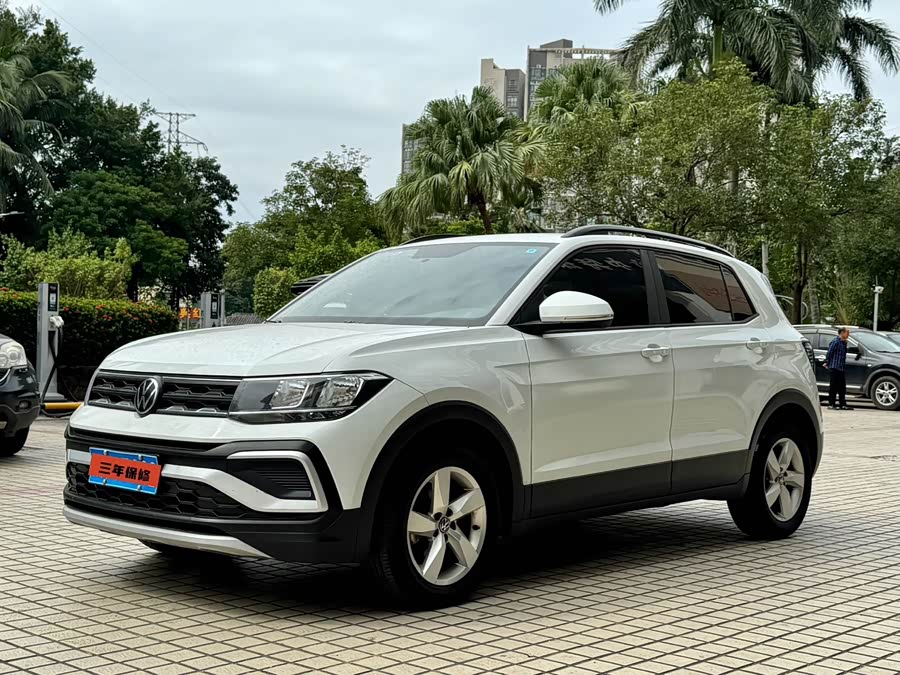 Volkswagen T-Cross 2023 car image #2