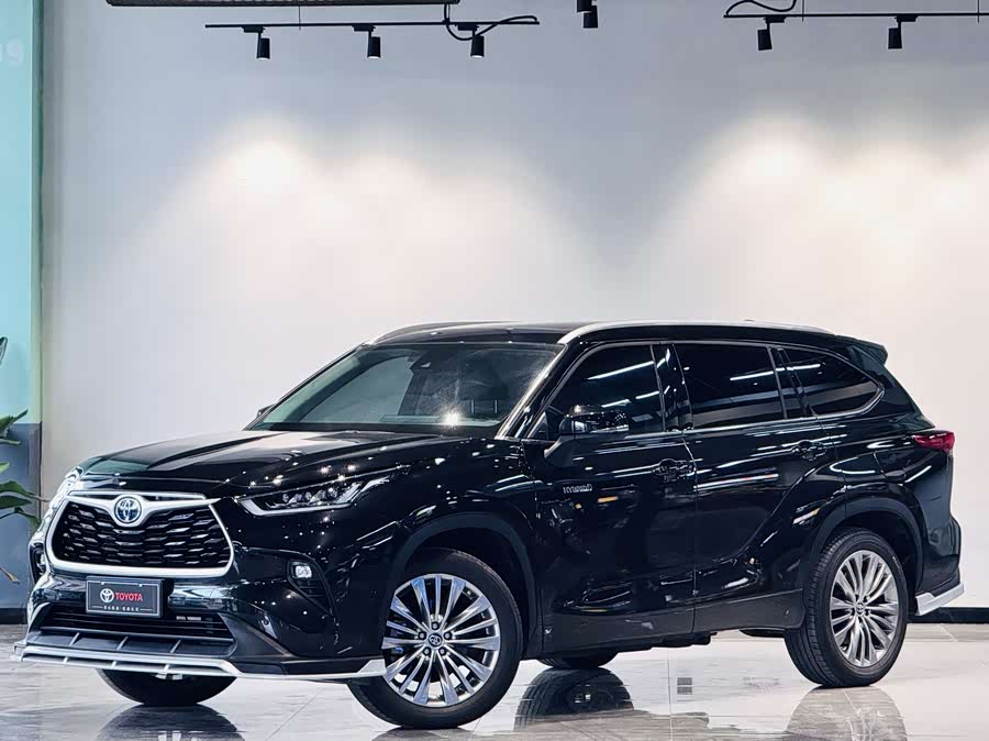 Toyota Highlander 2023 car image #2