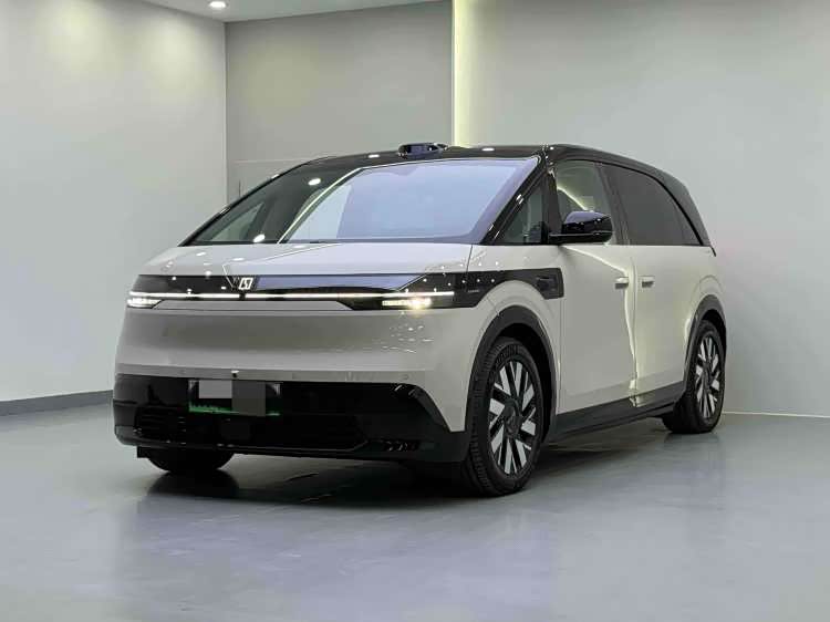 极氪 极氪MIX 2024 汽车图片 #2