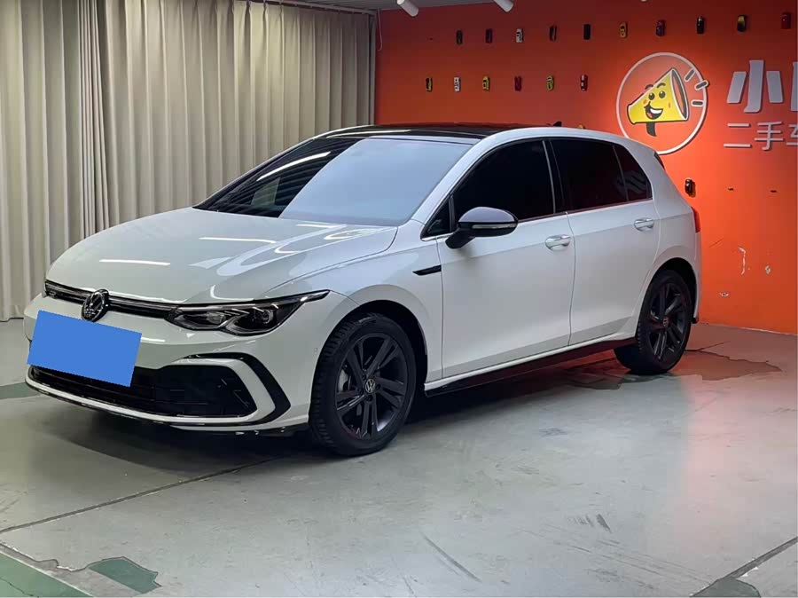 Volkswagen Golf 2023 car image #2