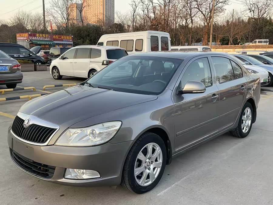 Skoda Octavia 2014 car image #2