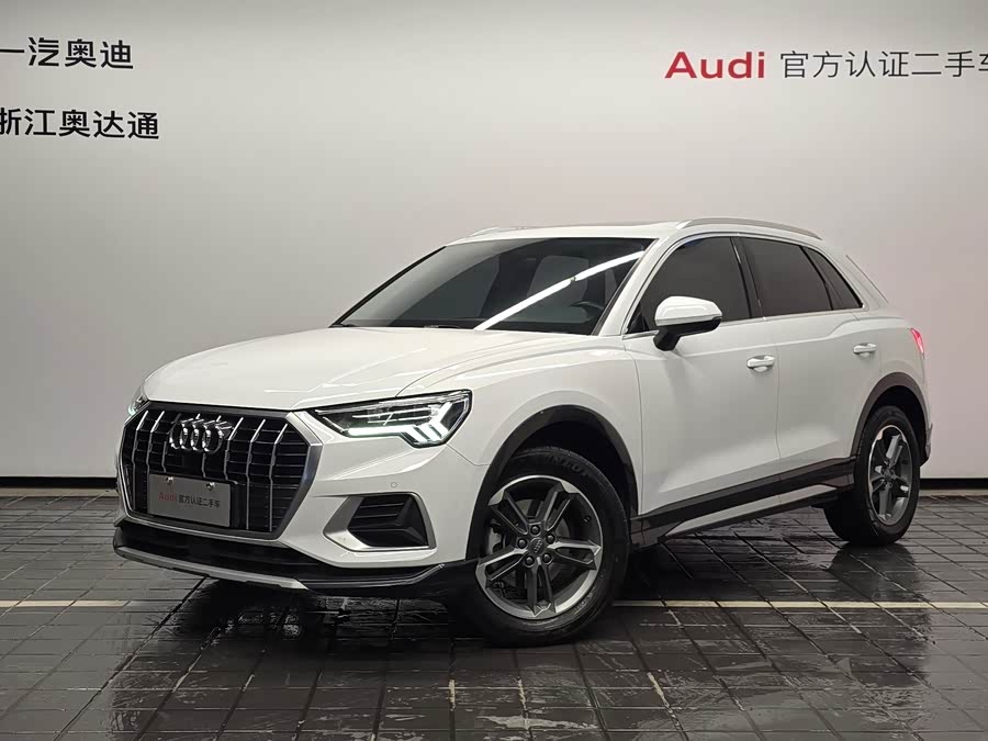 Audi Q3 2020 car image #2