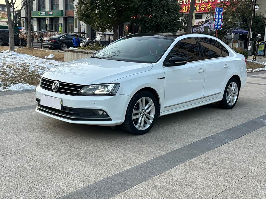 Volkswagen Sagitar 2018 immagine di auto #2