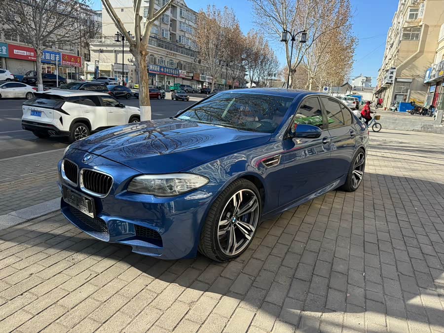 BMW M5 2013 car image #2