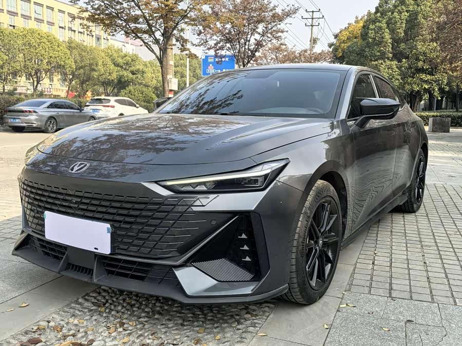 Changan UNI-V 2023 car image #2