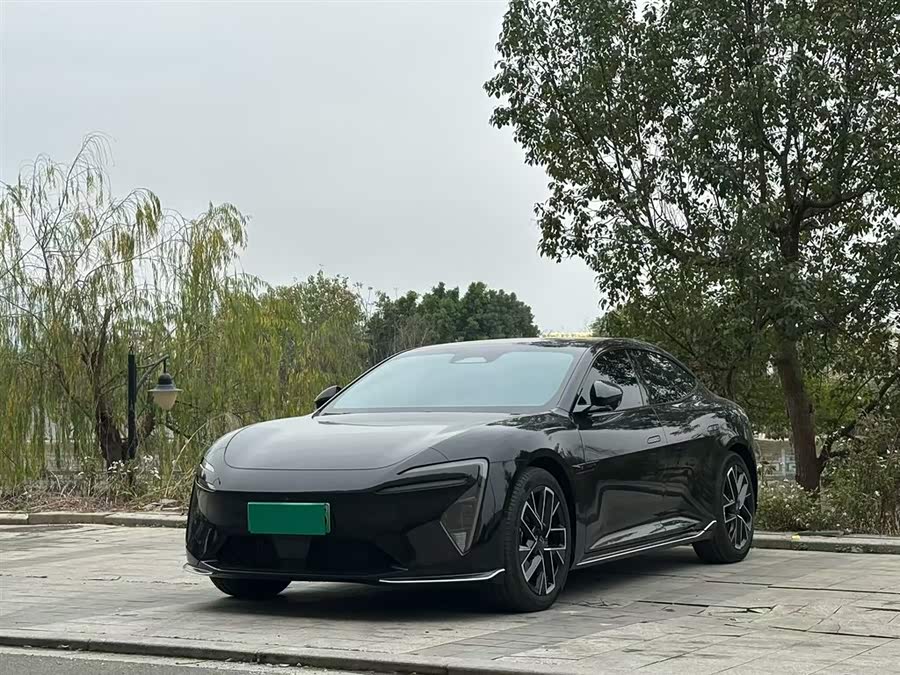 Avatr 06 2025 car image #2