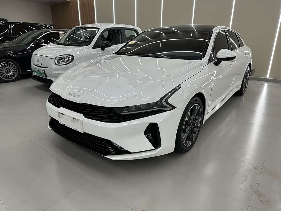 Kia K5 2022 car image #2