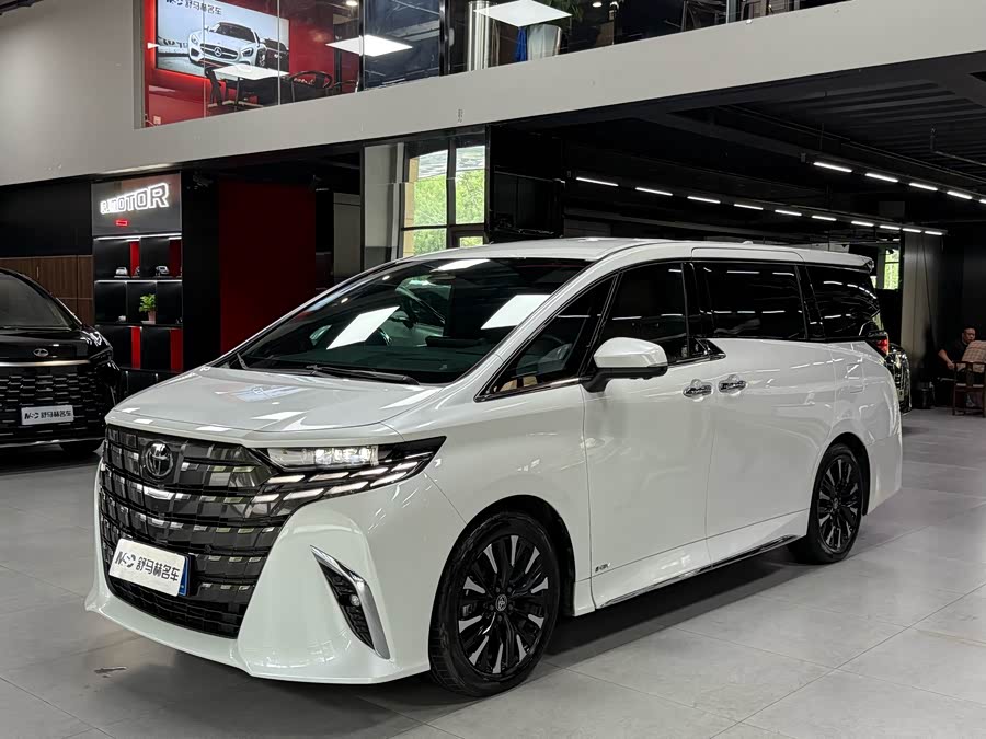 Toyota Alphard 2024 car image #2