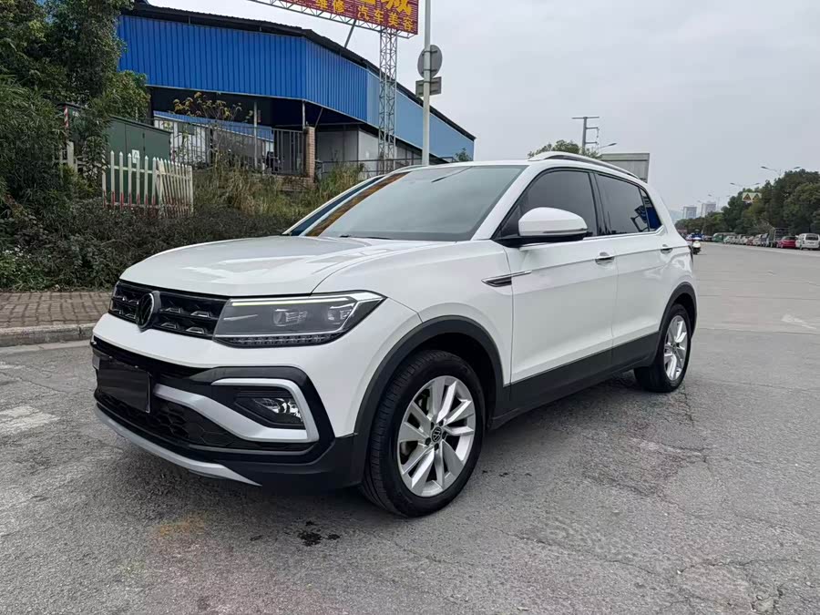 Volkswagen T-Cross 2021 car image #2