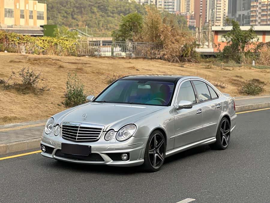 Mercedes-Benz E AMG 2007 immagine di auto #2