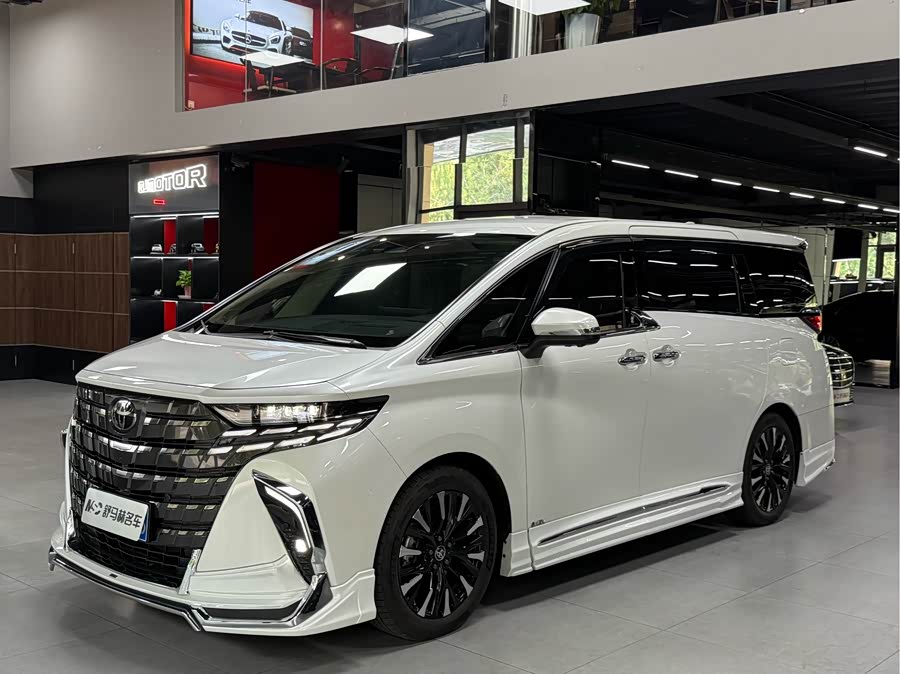 Toyota Alphard 2024 car image #2