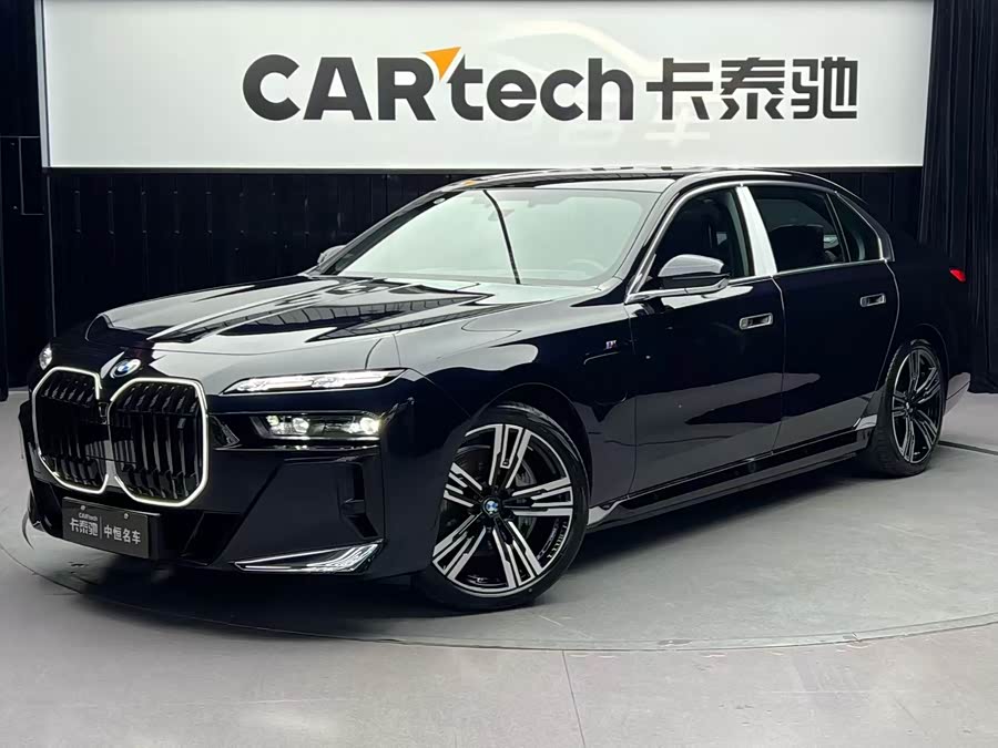 BMW i7 2023 car image #2