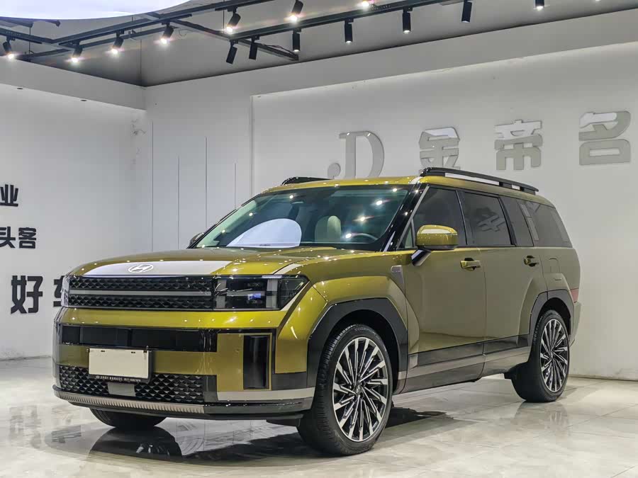 Hyundai Santa Fe 2025 car image #2