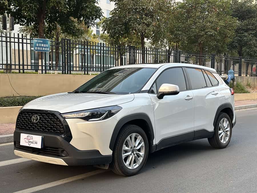 Toyota Corolla Cross 2025 immagine di auto #2