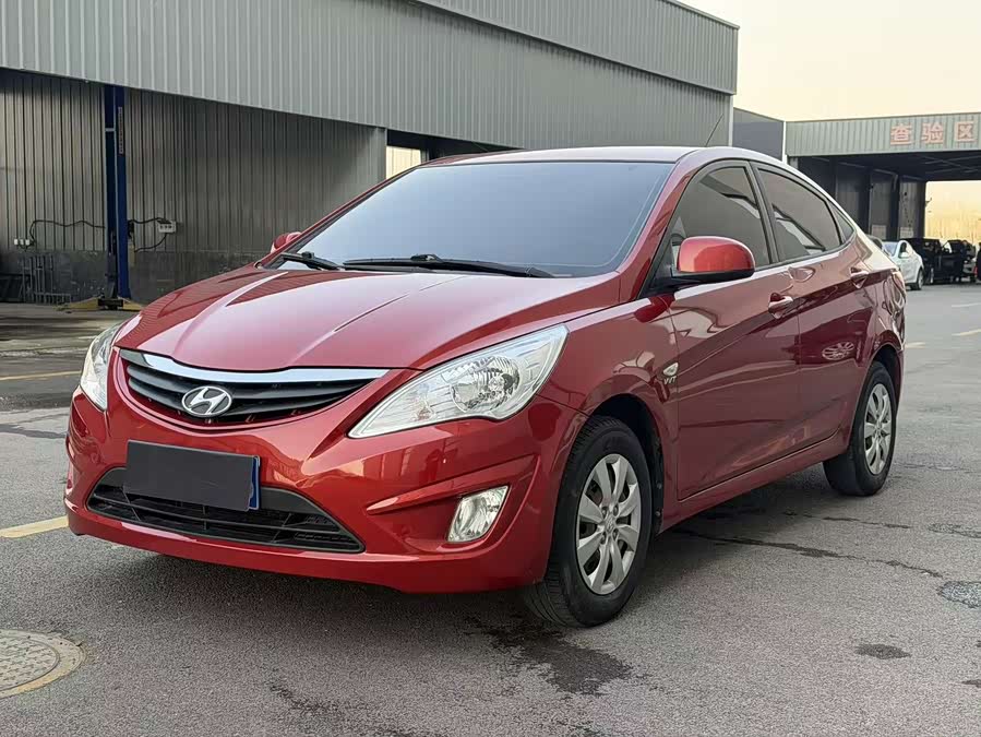 Hyundai Reina 2012 car image #2