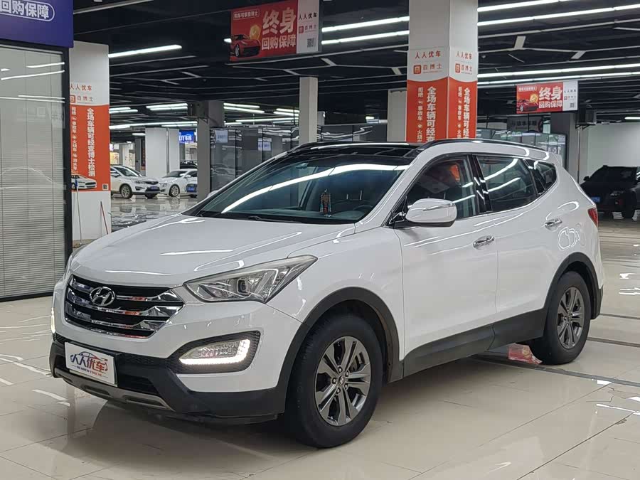 Hyundai Santa Fe 2013 car image #2