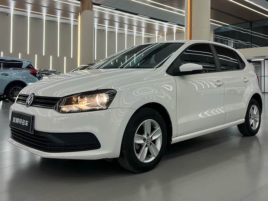 Volkswagen Polo 2018 car image #2