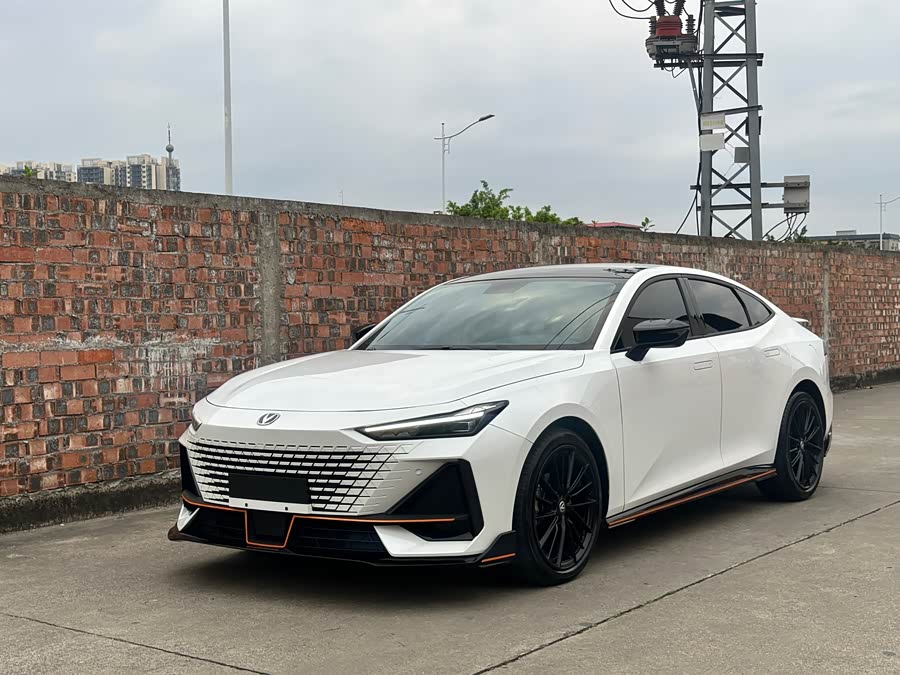 Changan UNI-V 2022 car image #2