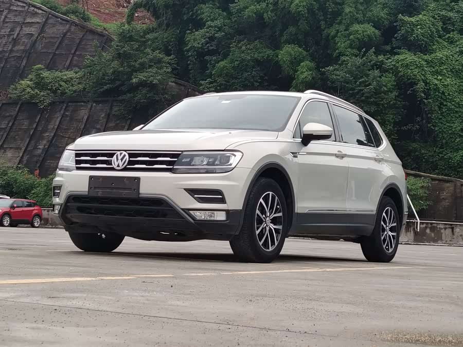 Volkswagen Tiguan L 2018 #2 Volkswagen Tiguan L 2018 car image #2