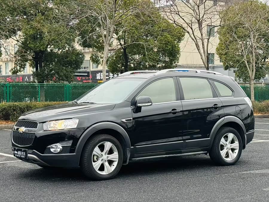 Chevrolet Captiva 2012 car image #2