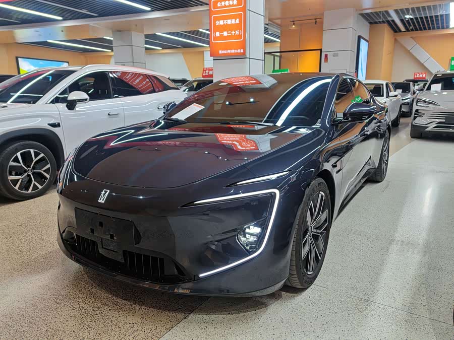 Avatr 12 2024 car image #2