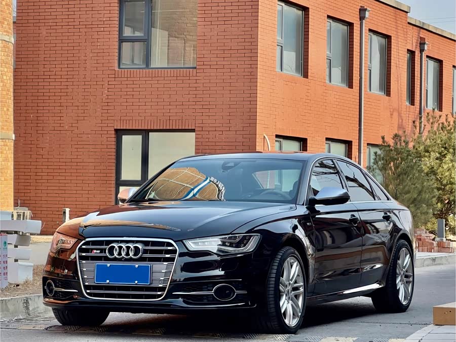 Audi S6 2013 car image #2