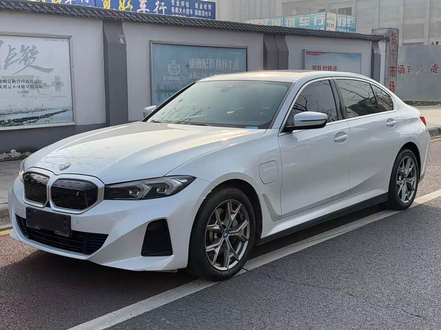 BMW i3 2022 #2 BMW i3 2022 car image #2