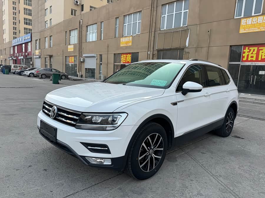 Volkswagen Tiguan L 2018 car image #2