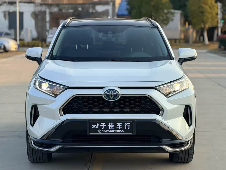 Toyota RAV4 Hybird E+ 2021 immagine di auto #2