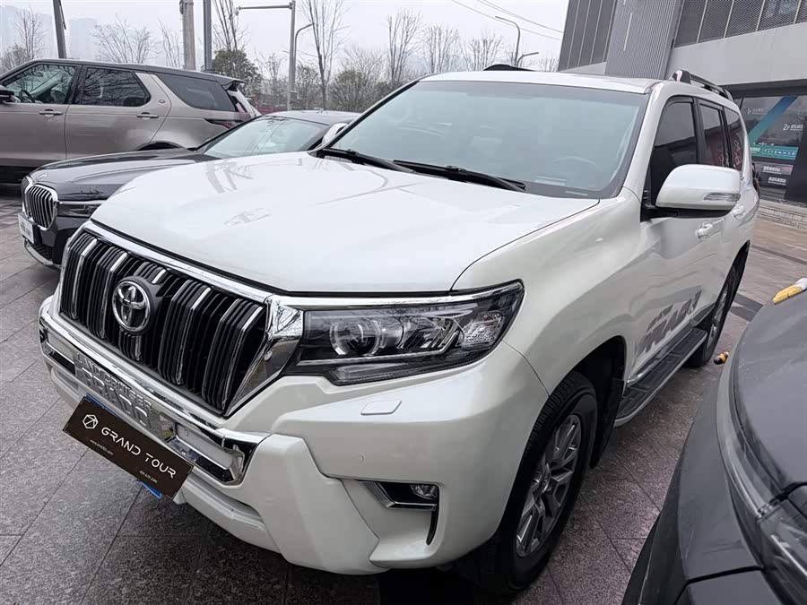 Toyota Land Cruiser Prado 2018 car image #2