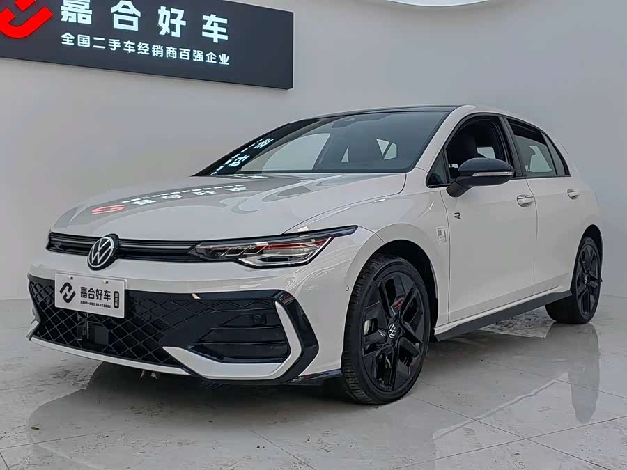 Volkswagen Golf 2025 car image #2