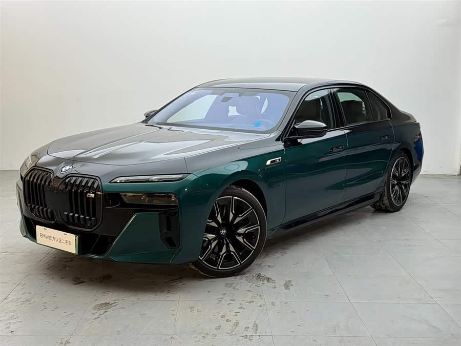 BMW i7 M70L 2024 #2 BMW i7 M70L 2024 car image #2