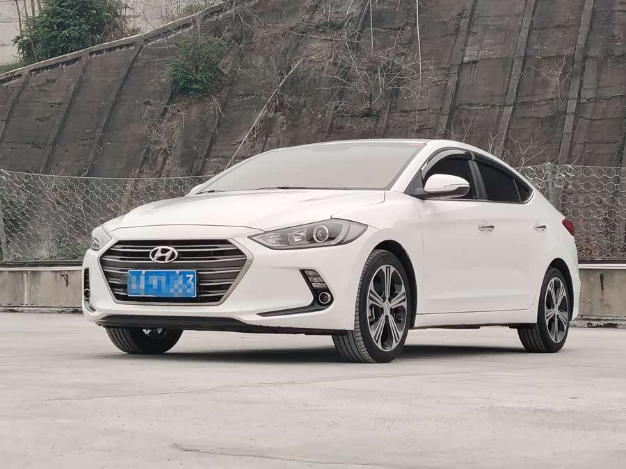 Hyundai Elantra AD 2019 car image #2