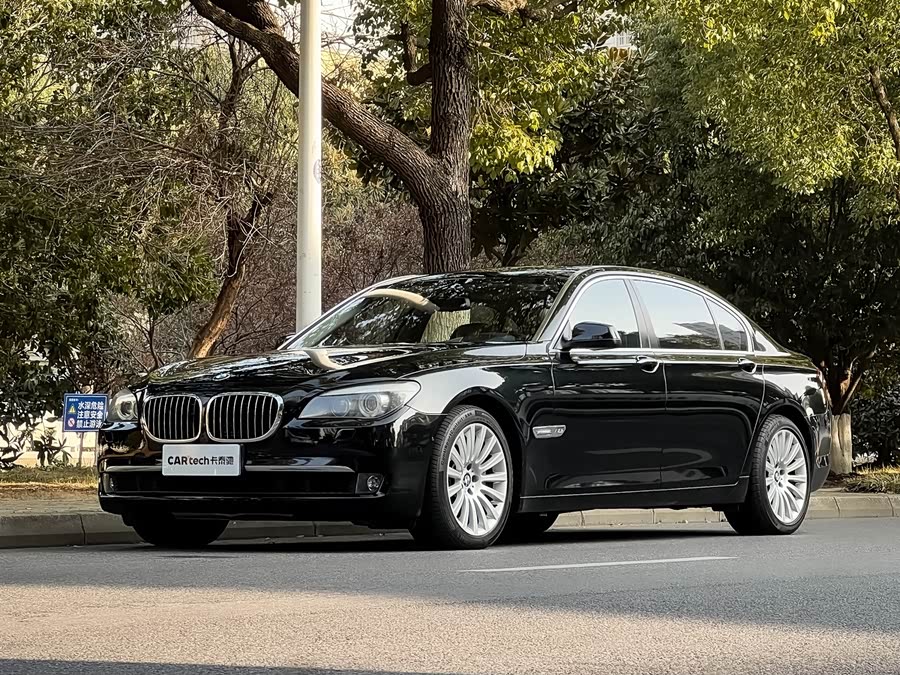 BMW 7 Series 2012 immagine di auto #2