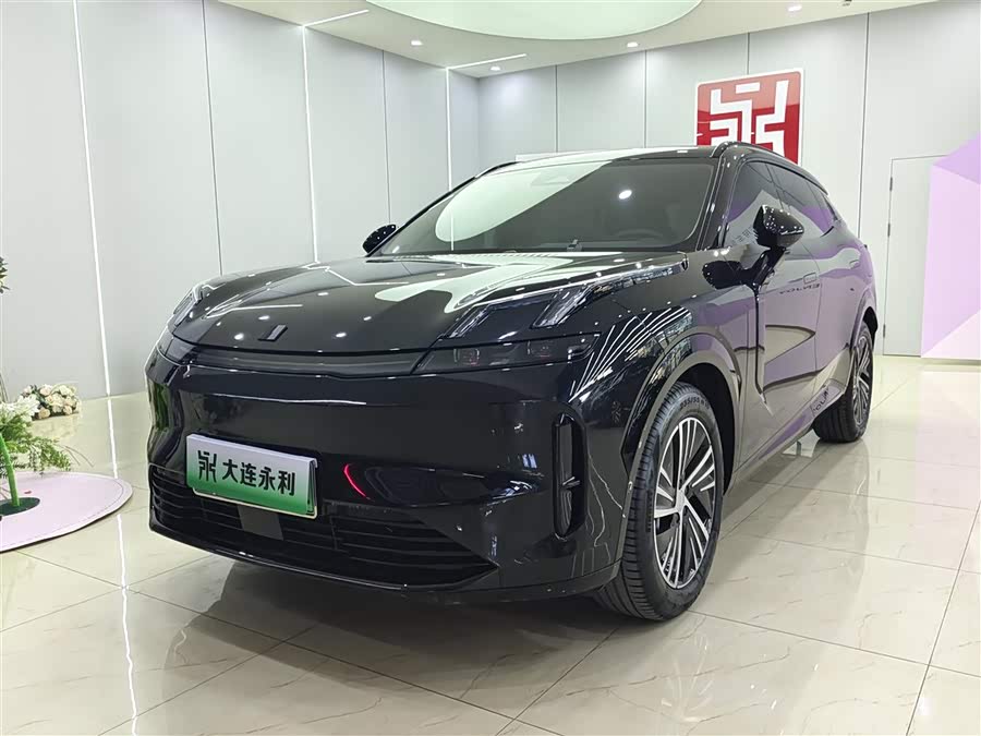 Lynk & Co 08 EM-P 2023 car image #2