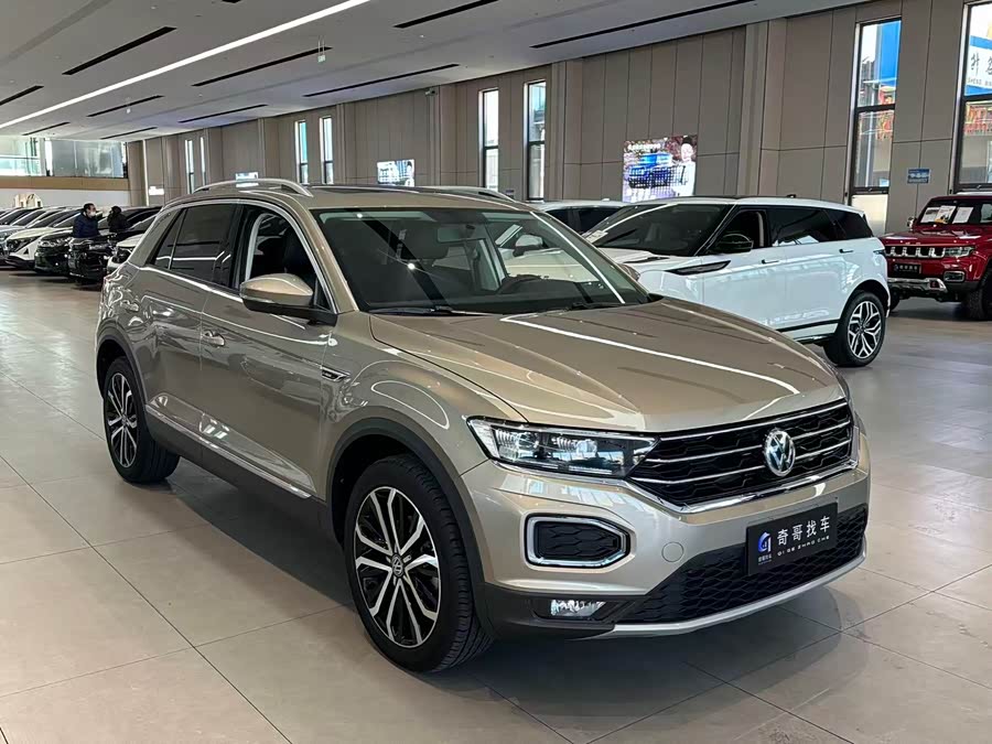 Volkswagen T-Roc 2020 car image #2