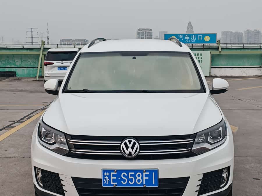 Volkswagen Tiguan 2016 car image #2