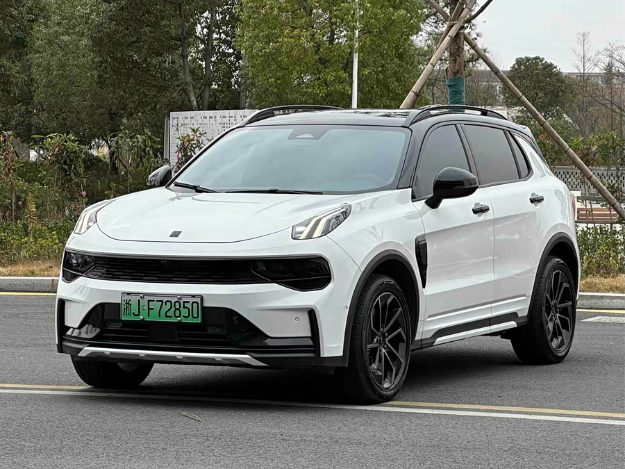 Lynk & Co 01 EM-P 2023 #2 Lynk & Co 01 EM-P 2023 car image #2