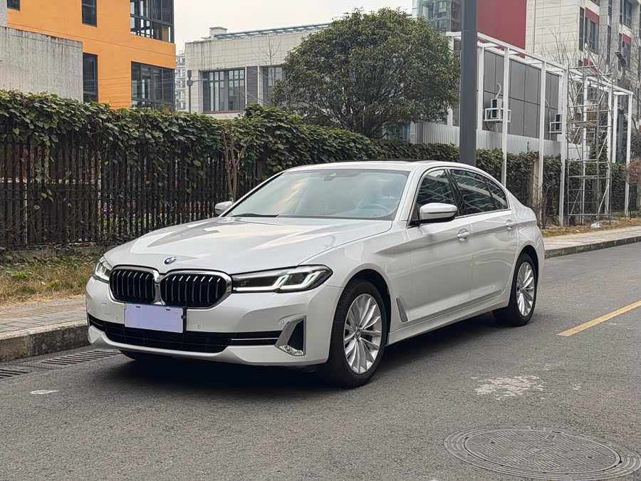 BMW 5 Series 2023 #2 BMW 5 Series 2023 car image #2