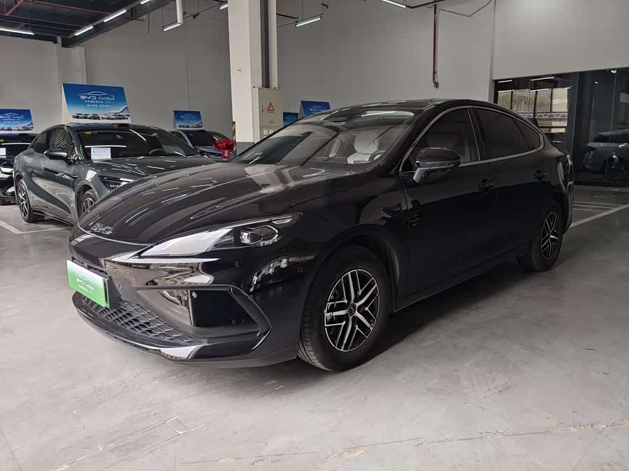 BYD Seal 05 DM-i 2025 car image #2