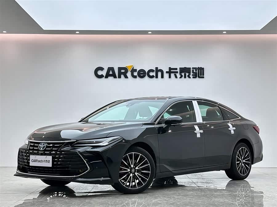 Toyota Avalon 2023 car image #2