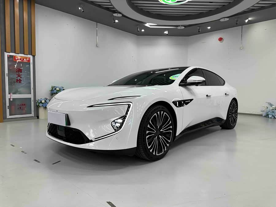 Avatr 12 2025 car image #2