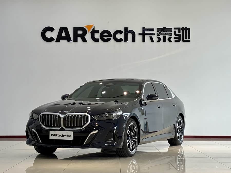 BMW 5 Series 2025 car image #2