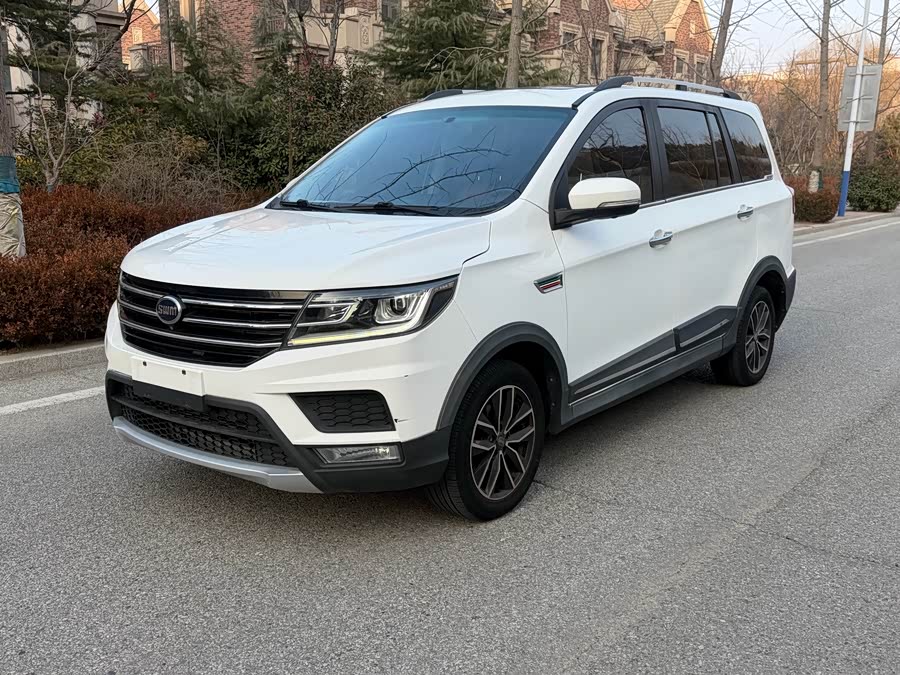 SWM斯威汽车 SWM斯威X3 2019 #2 SWM斯威汽车 SWM斯威X3 2019 汽车图片 #2