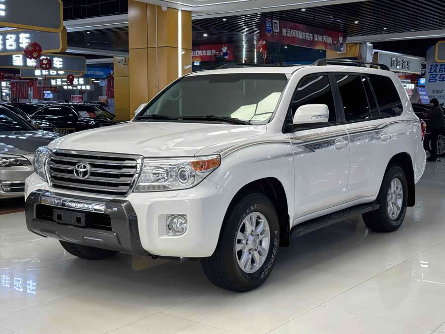 Toyota Land Cruiser 2013 car image #2